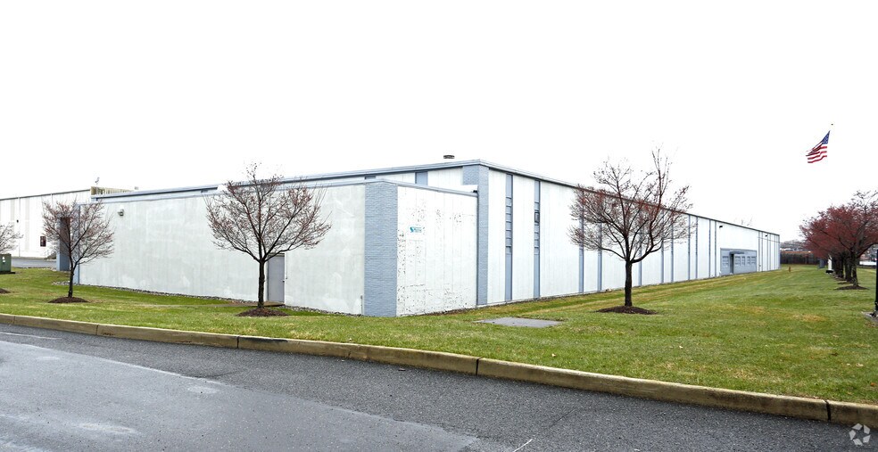 More Photos Of 16 Van Dyke Ave, New Brunswick Warehouse For Lease