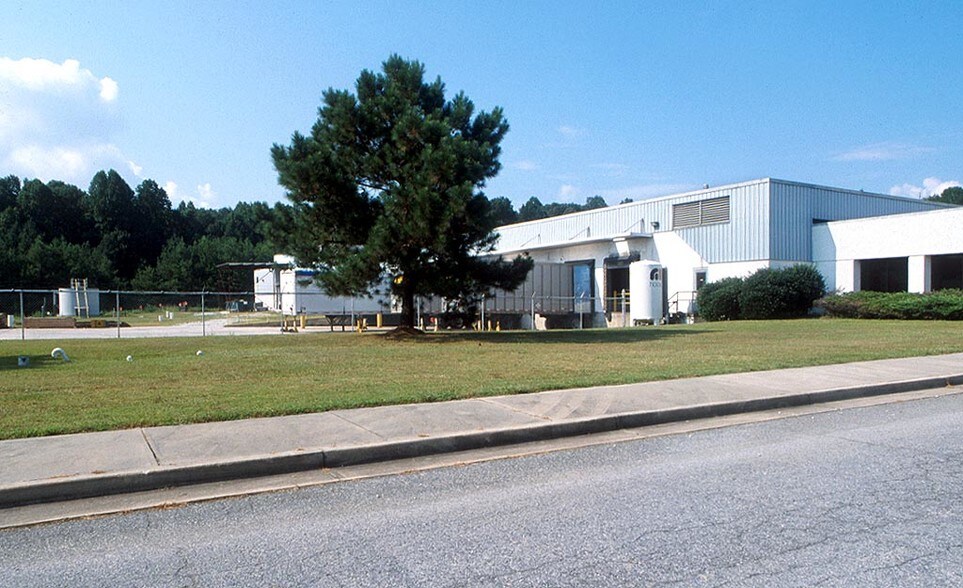 More Photos Of 7405 Graham Rd, Fairburn Warehouse For Lease