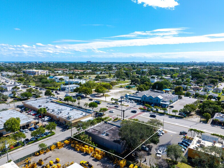 More Photos Of 209 W Hillsboro Blvd, Deerfield Beach General Retail For Lease
