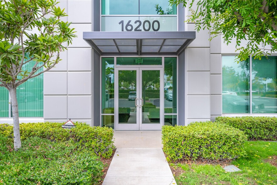 More Photos Of 16190-16220 Scientific Way, Irvine Warehouse For Lease