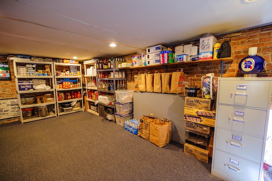 More Photos Of 112 N Pennsylvania Ave, Cle Elum General Retail For Sale