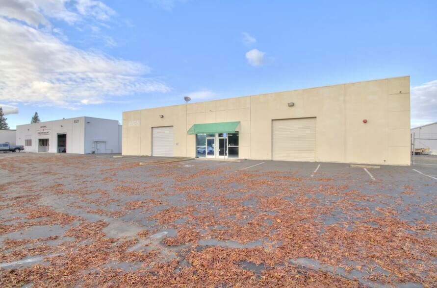 More Photos Of 8535 Morrison Creek Rd, Sacramento Showroom For Lease