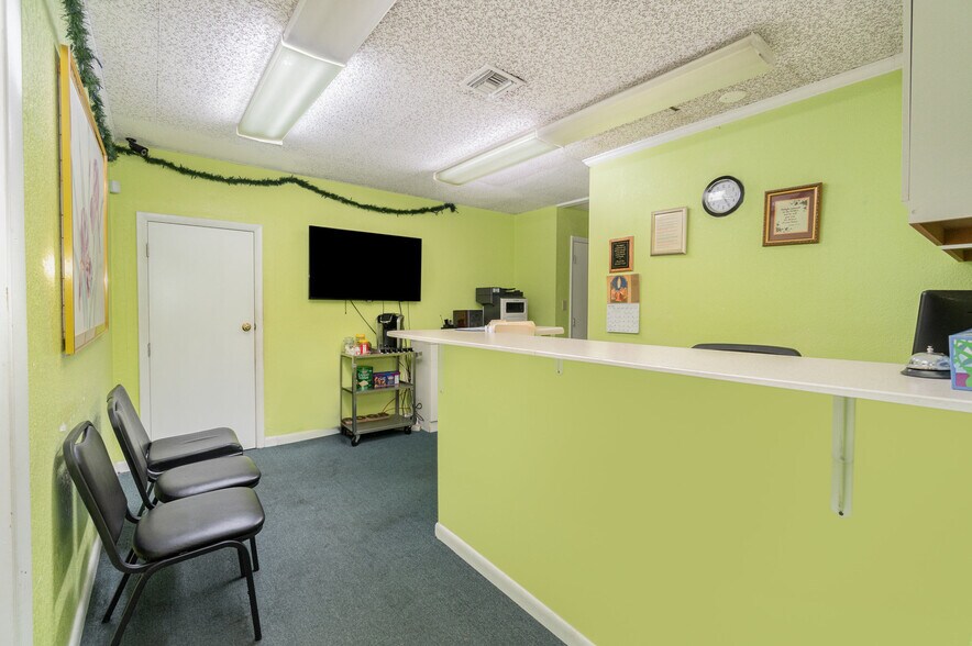 More Photos Of 6005 Silver Star Rd, Orlando Medical For Sale