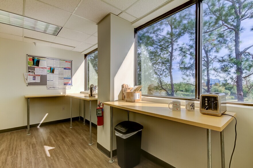 More Photos Of 12425 28th St N, Saint Petersburg Office For Lease