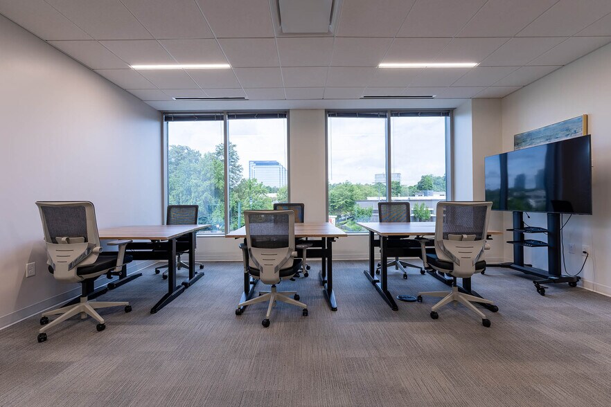 More Photos Of 121 Perimeter Ctr W, Atlanta Coworking Space