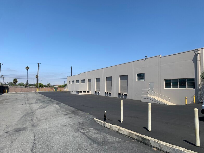 More Photos Of 13007 S Western Ave, Gardena Warehouse For Lease