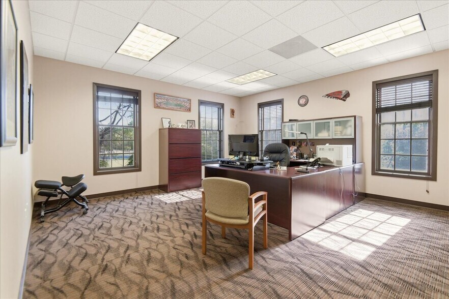 More Photos Of 1149-1177 Jefferson Green Cir, Midlothian Office For Sale