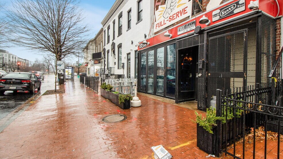 More Photos Of 1414 Pennsylvania Ave SE, Washington Apartments For Sale