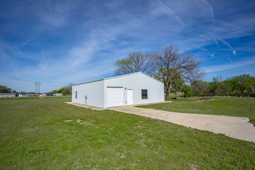 More Photos Of 6121 Highway 177, Shawnee Warehouse For Lease