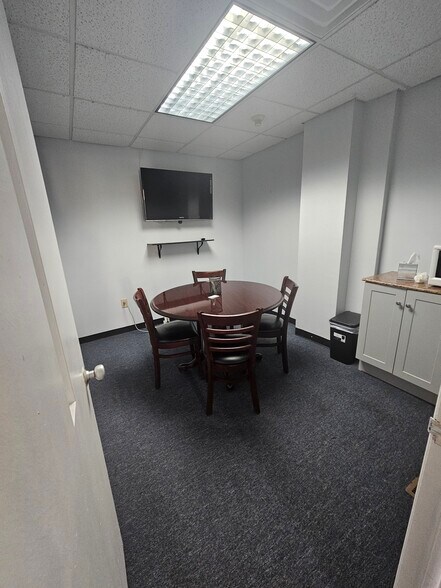 More Photos Of 3288 Delsea Dr, Franklinville Office For Lease