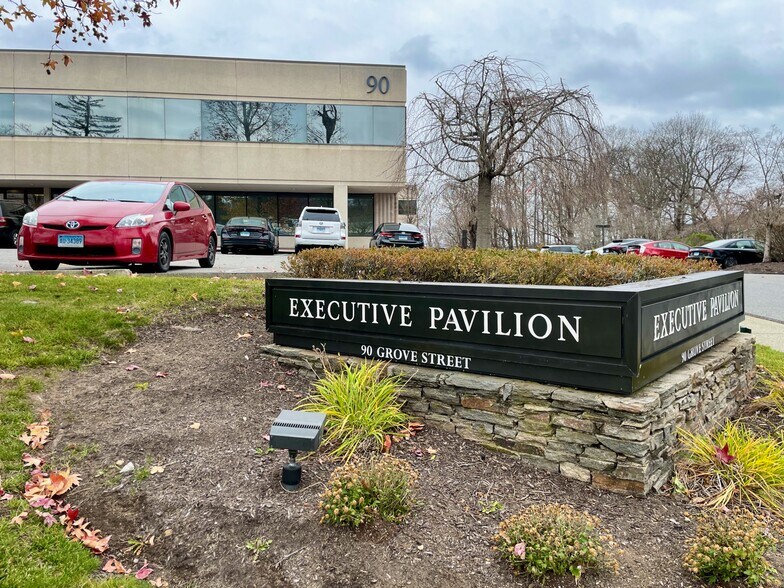 More Photos Of 90 Grove St, Ridgefield Medical For Lease