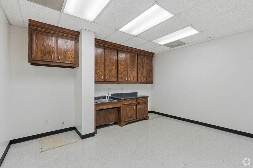More Photos Of 7425 Major St, Houston Warehouse For Lease
