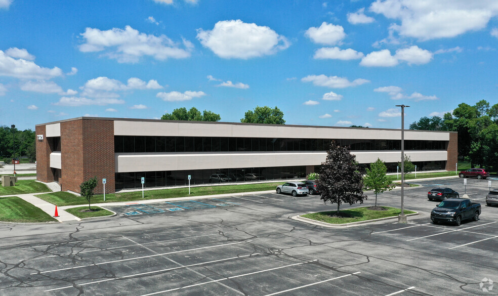 Primary Photo Of 7321 N Shadeland Station Way, Indianapolis Medical For Lease