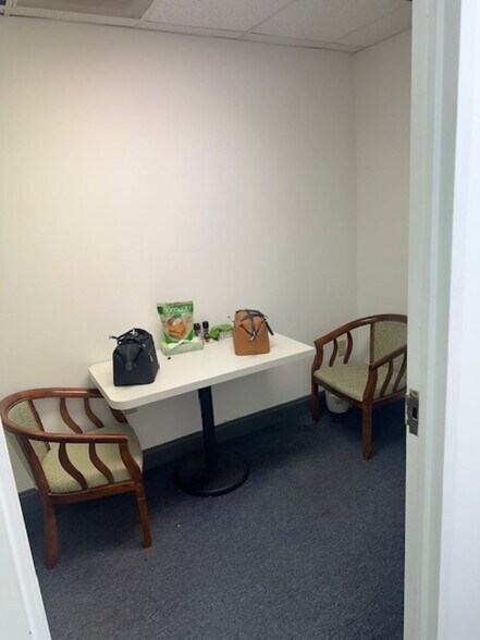 More Photos Of 7666 Fullerton Rd, Springfield Warehouse For Lease