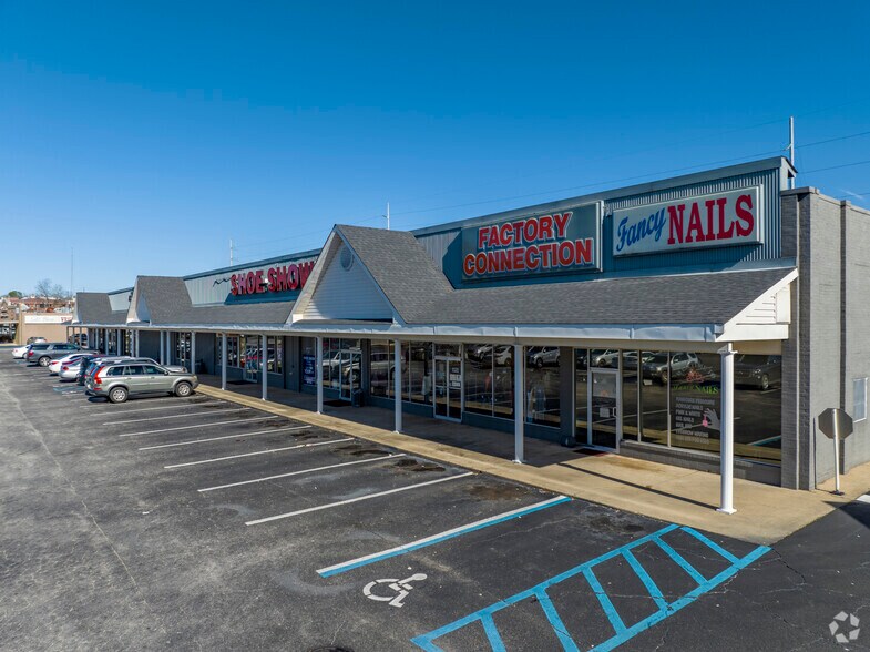 More Photos Of 210-218 7th St S, Clanton General Retail For Sale