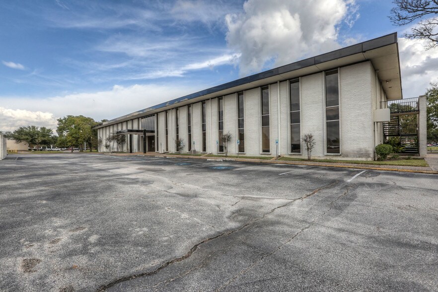 More Photos Of 1115 Gemini St, Houston Loft Creative Space For Lease