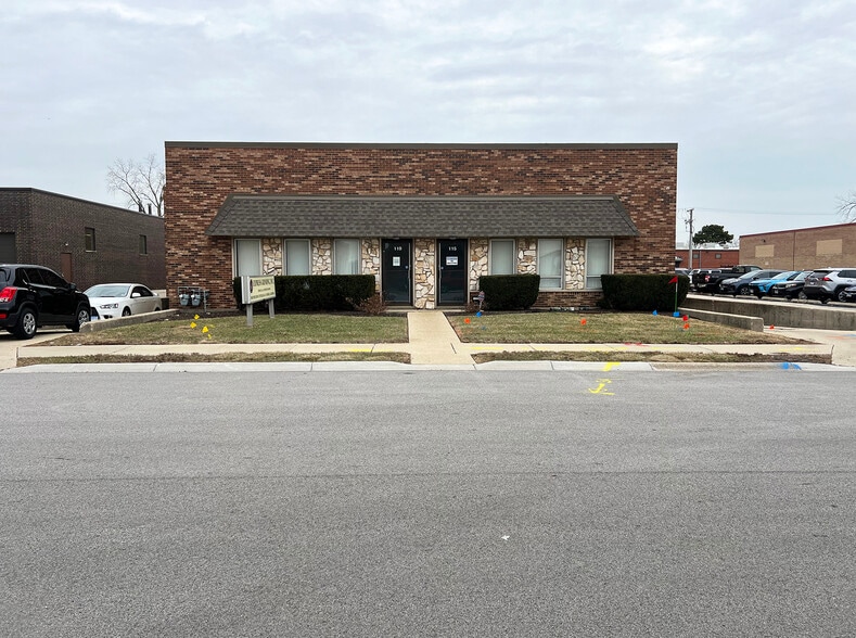 Primary Photo Of 115-119 Joey Dr, Elk Grove Village Warehouse For Sale