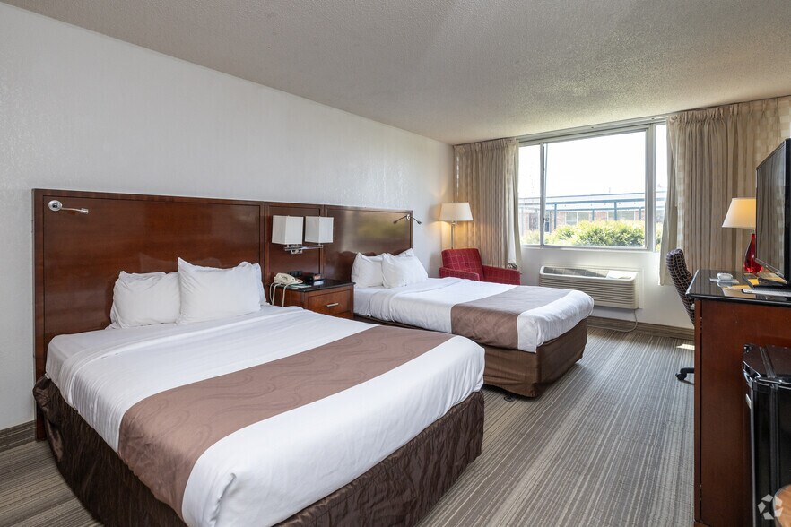 More Photos Of 2306 E Main St, Albert Lea Hospitality For Sale