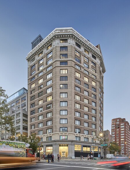 More Photos Of One Soho Sq, New York Office For Lease