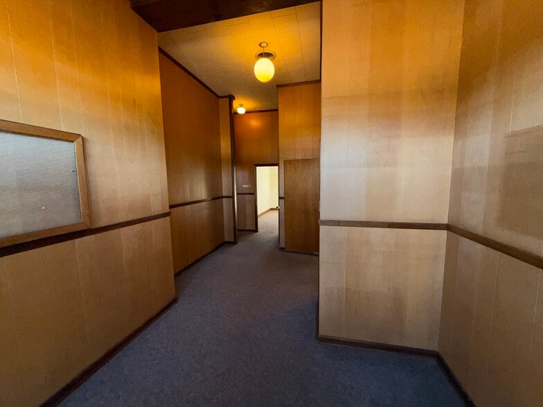 More Photos Of 702 E Church St, Atmore Specialty For Sale