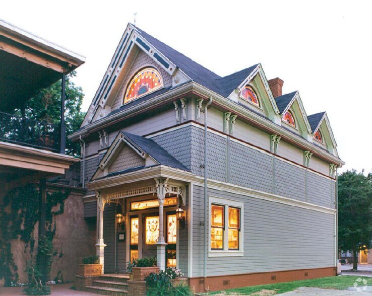 More Photos Of 2723 Routh St, Dallas Freestanding For Lease