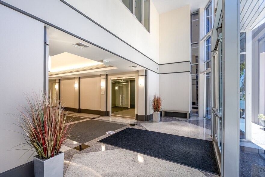 More Photos Of 11545 W Bernardo Ct, San Diego Office For Sale