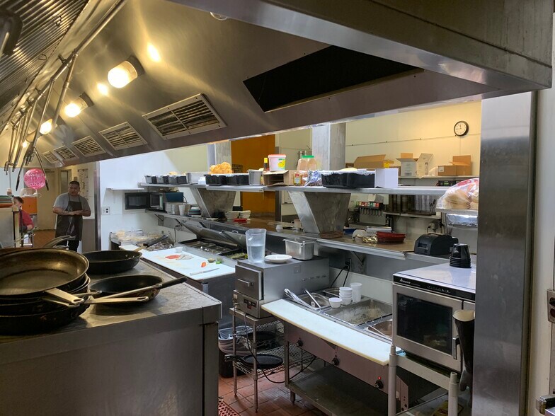 More Photos Of 2490 Fair St, Chico Restaurant For Lease