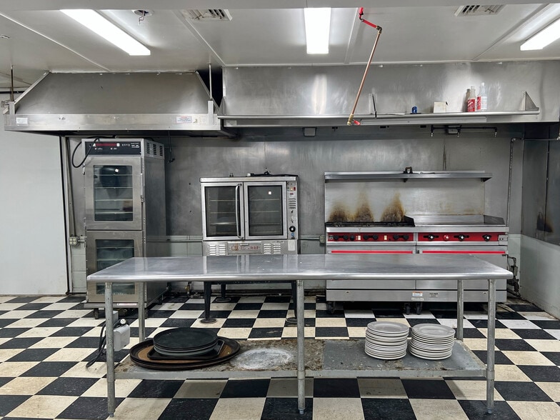 More Photos Of 259 Venango Ave, Cambridge Springs Restaurant For Lease