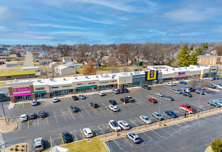 Primary Photo Of 211-249 N Main St, Sikeston Freestanding For Sale