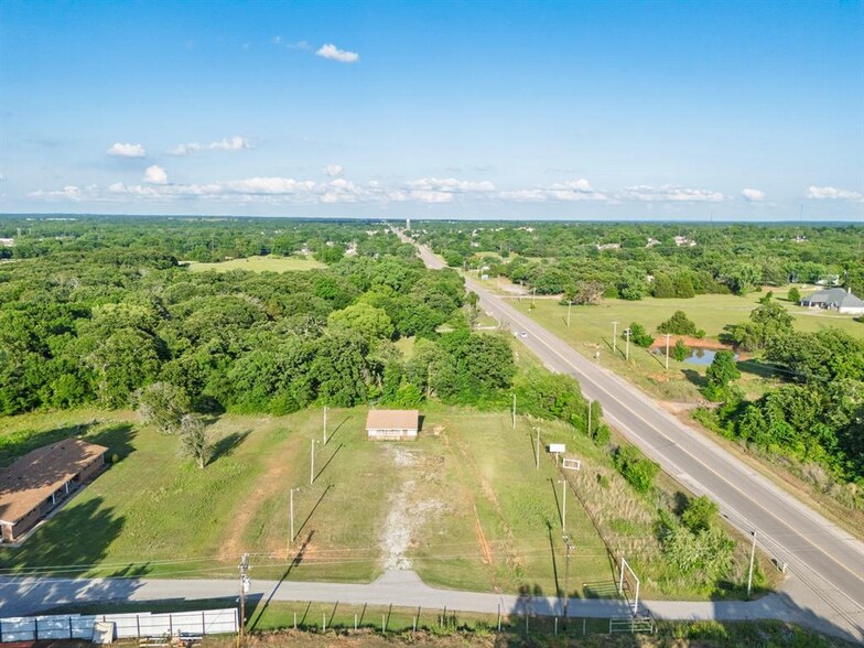 Primary Photo Of 1705 W Walnut St, Tecumseh Office For Sale