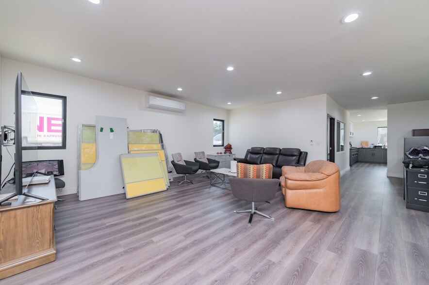 More Photos Of 18117-18119 E Valley Blvd, La Puente Land For Lease