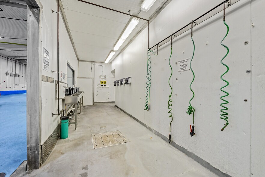 More Photos Of 86 Macarthur Dr, New Bedford Warehouse For Sale