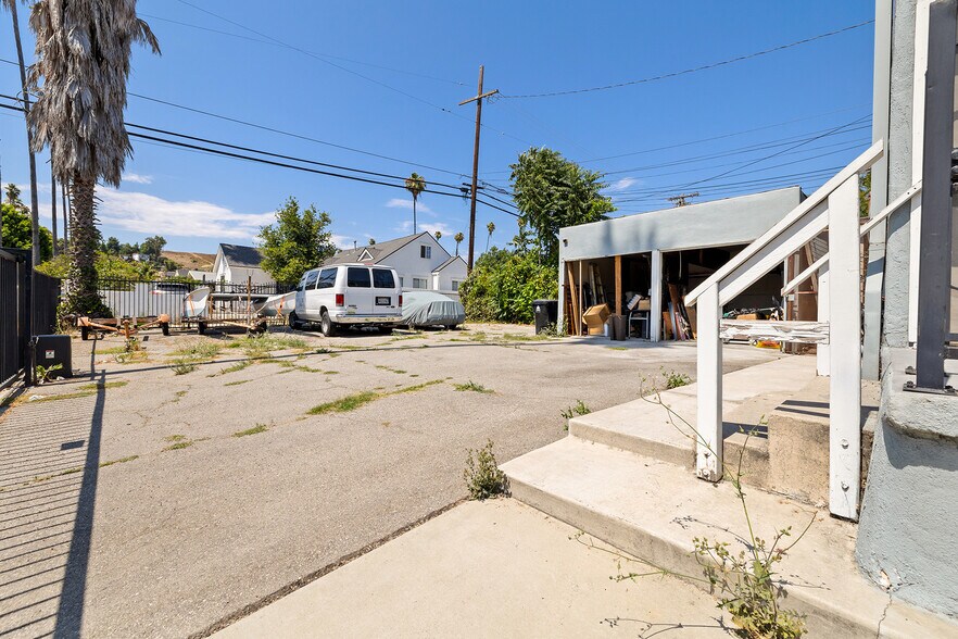 More Photos Of 4973-4975 N Huntington Dr, Los Angeles Storefront Retail Residential For Lease