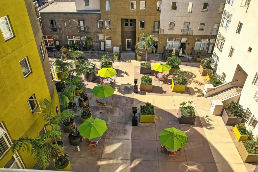 More Photos Of 900 F St, San Diego Apartments For Lease