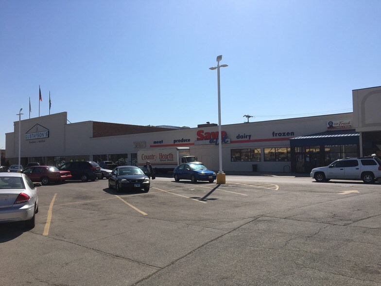 More Photos Of 3601-3699 N Main St, Rockford Unknown For Lease