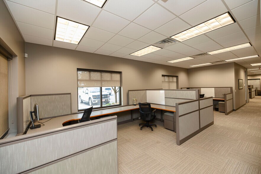 More Photos Of 13203 W 21st Ct N, Wichita Office For Sale