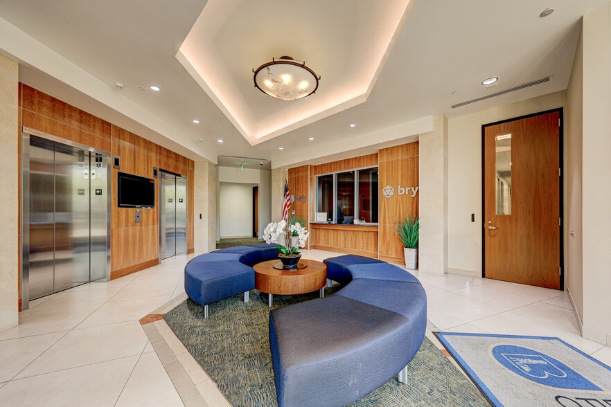 More Photos Of 11117 River Run Blvd, Bakersfield Office For Lease