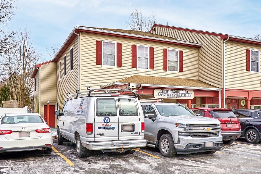 More Photos Of 200 Walnut St, Saugus Storefront Retail Office For Sale