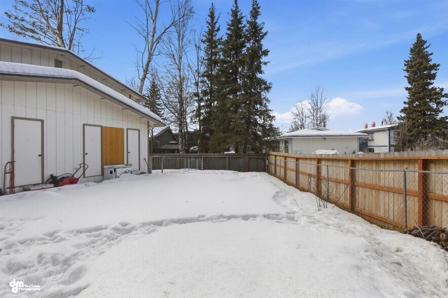 More Photos Of 12521 Tanada Loop, Anchorage Multifamily For Sale