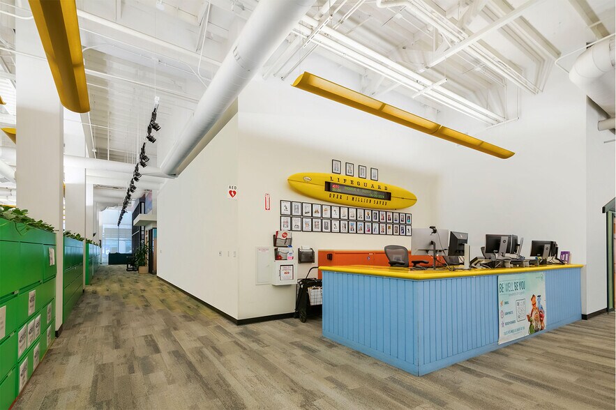 More Photos Of 190 W Center Street Promenade, Anaheim Freestanding For Sale