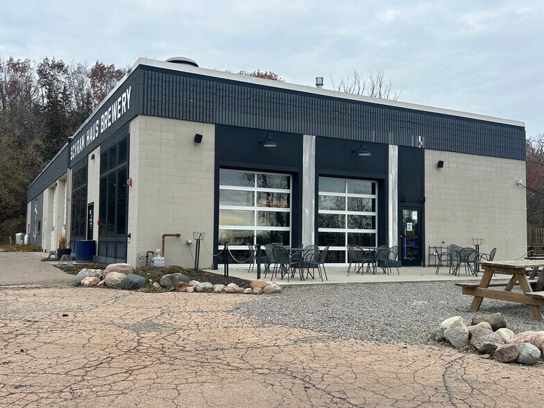 More Photos Of 3700 Chaska Blvd, Chaska General Retail For Lease