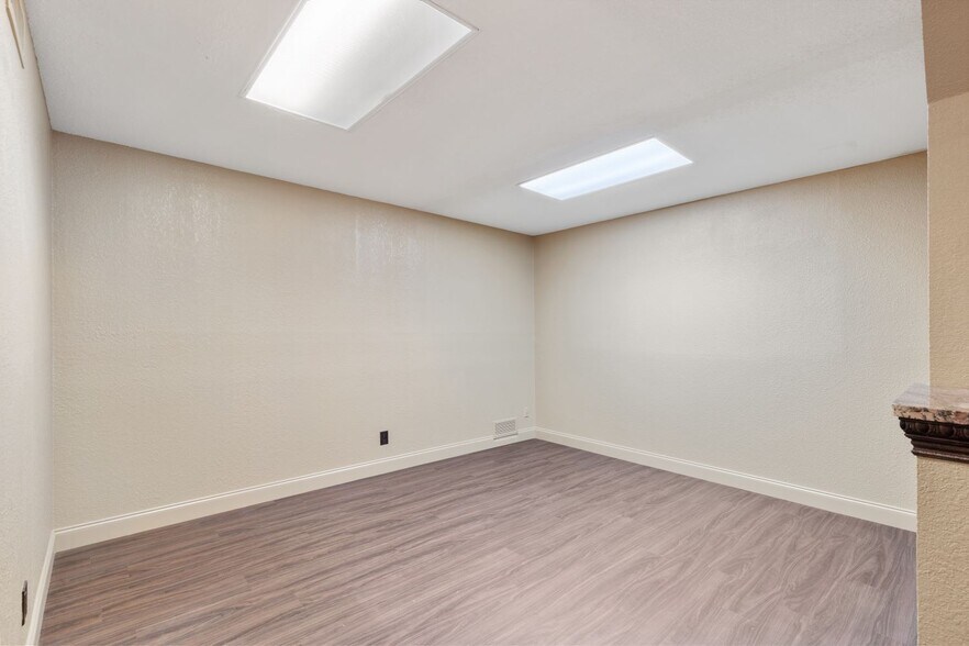 More Photos Of 2003 W Wall St, Midland Office For Sale