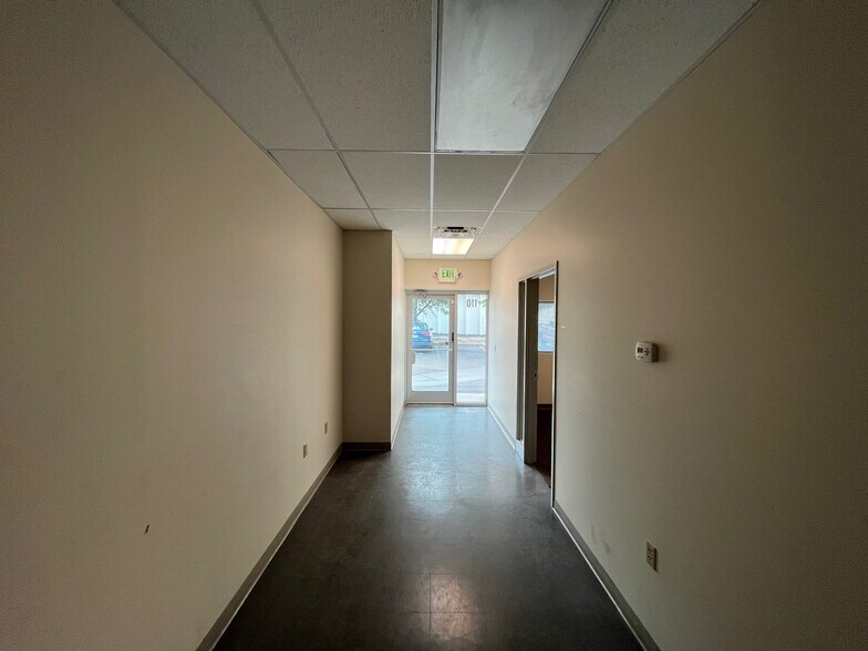 More Photos Of 1075 Ford St, Colorado Springs Warehouse For Lease