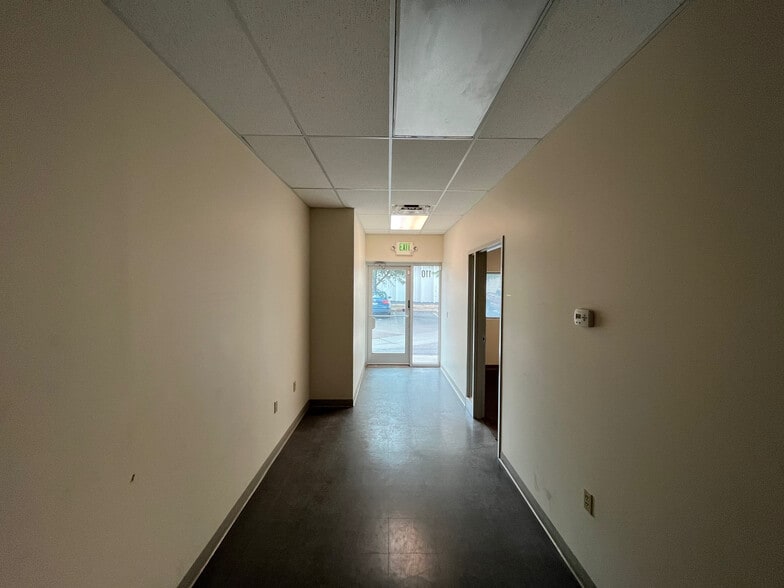 More Photos Of 1075 Ford St, Colorado Springs Warehouse For Lease