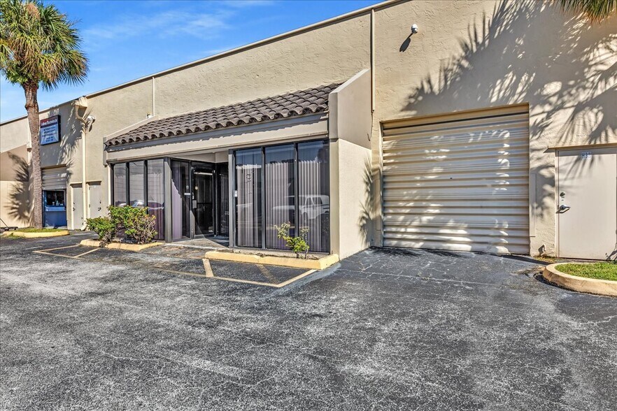 More Photos Of 6187 NW 167th St, Miami Lakes Office For Sale