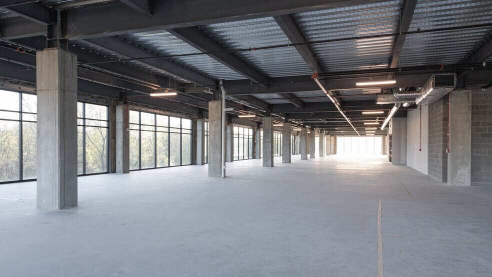 More Photos Of 329 S Royal Oaks Blvd, Franklin Medical For Sale