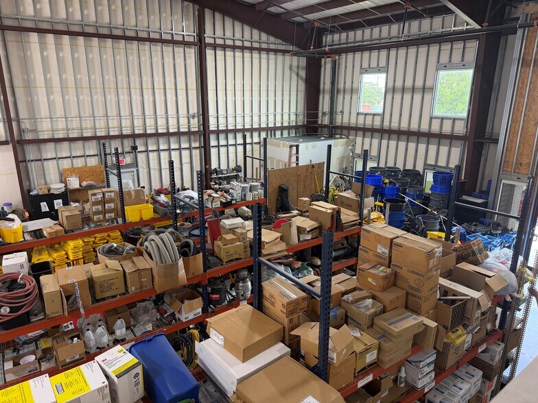 More Photos Of 1212 Chisholm Trail Rd, Round Rock Light Distribution For Lease