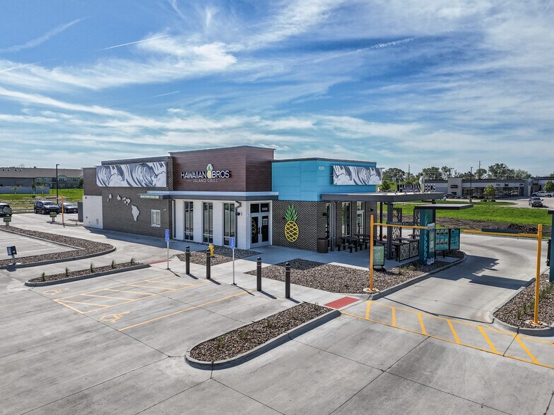 Primary Photo Of 1005 Alice's Rd, Waukee Fast Food For Sale