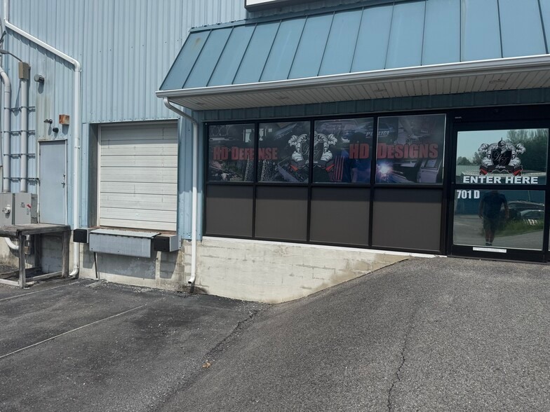 More Photos Of 701 W Simpson St, Mechanicsburg Showroom For Lease