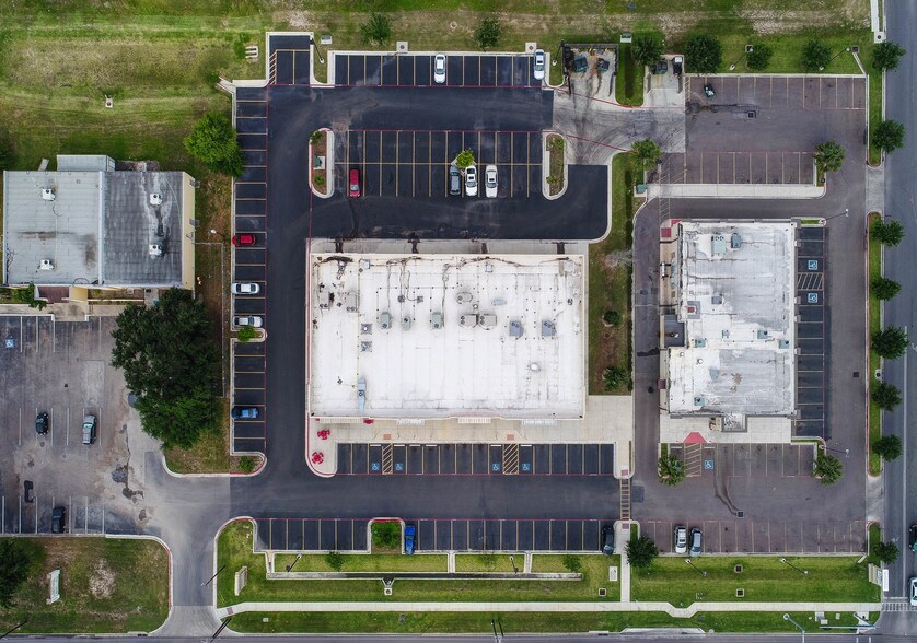 More Photos Of 7501 N 10th St, McAllen Storefront Retail Office For Lease